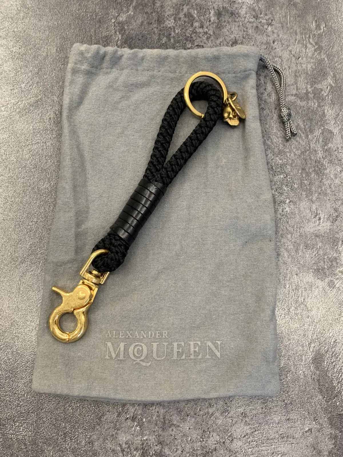 ALEXANDER MCQUEEN 알렉산더 맥퀸 스컬 키체인(메탈/레더)